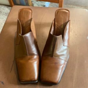 Liz Claiborne multi color leather mule 8 1/2